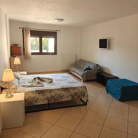 Kalives Beachview Family House *